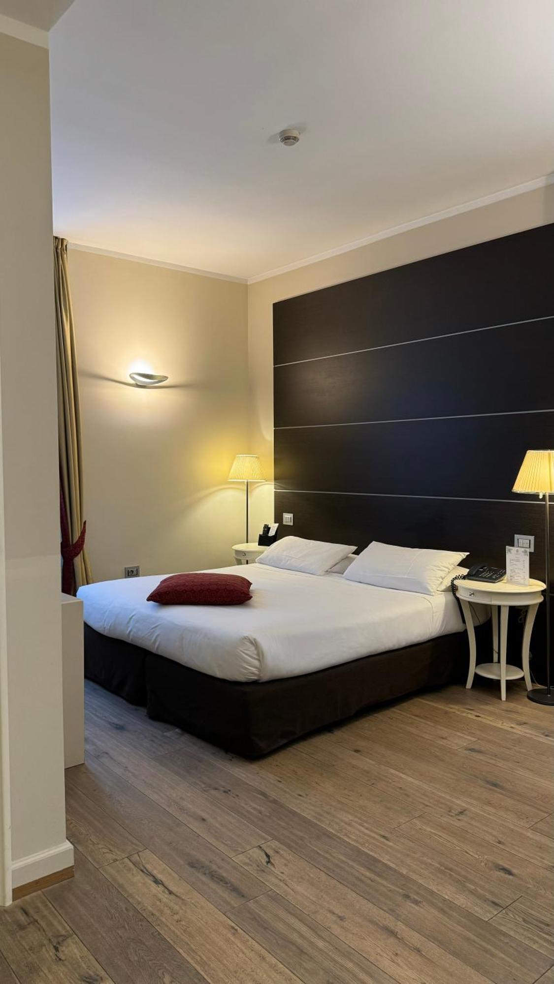Townhouse 33 Hotel Milan Exterior photo